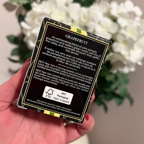 NEST NEW YORK • SCENTED CANDLE • NEW YORK - Picture 2 of 6